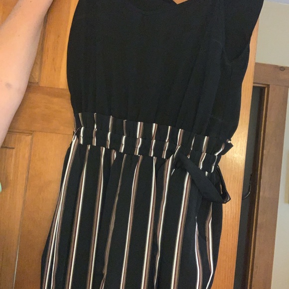 Black and striped Jumpsuit - Picture 2 of 3